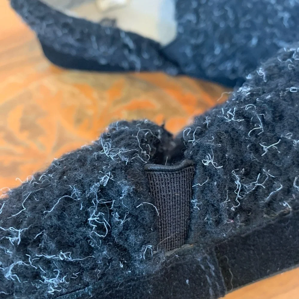 Acorn Warm Fuzzy Slippers Gray Black Youth Big Boys or Girls Size 3 - 4